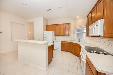 Kitchen - 34 W Foxbriar Forest Cir, Spring, TX 77382 photo 1 of 1