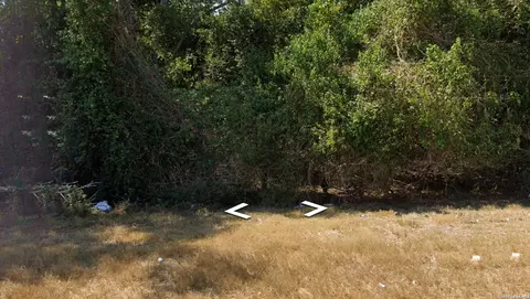 719 Water, Gonzales, TX 78629