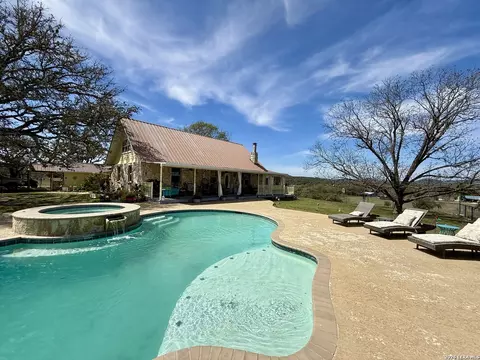 3320 Privilege Crk, Pipe Creek, TX 78063
