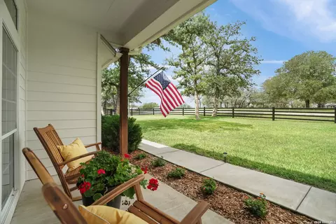 Exterior - 1899 Sunflower, Luling, TX 78648 photo 10 of 12