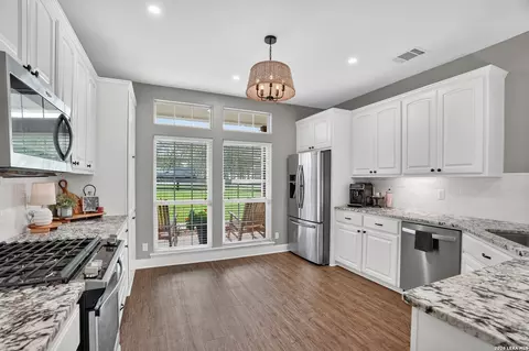 Kitchen - 1899 Sunflower, Luling, TX 78648 photo 1 of 3