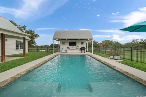 Exterior - 1899 Sunflower, Luling, TX 78648 photo 3 of 12