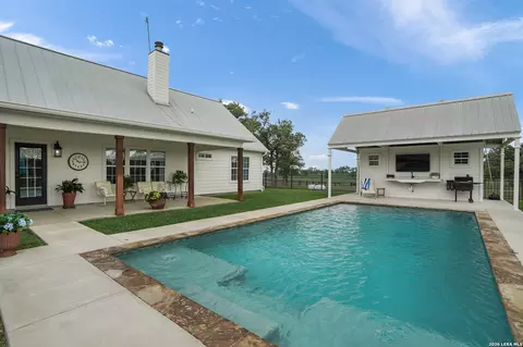 Exterior - 1899 Sunflower, Luling, TX 78648 photo 6 of 12