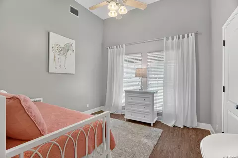 Bedroom - 1899 Sunflower, Luling, TX 78648 photo 4 of 5