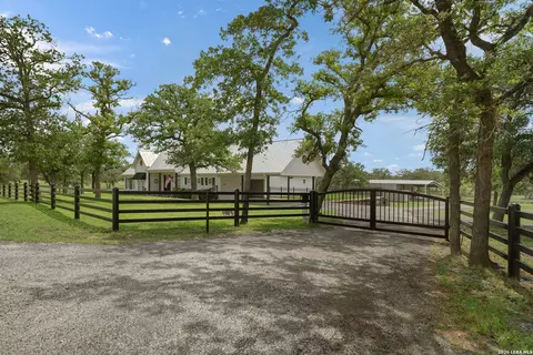 Exterior - 1899 Sunflower, Luling, TX 78648 photo 12 of 12