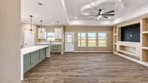 Living - 2 Hope Pl, Uvalde, TX 78801 photo 2 of 3