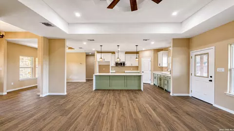 Other - 2 Hope Pl, Uvalde, TX 78801 photo 2 of 11