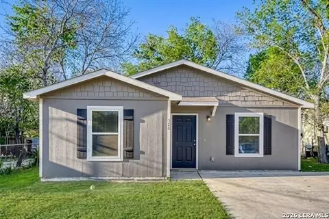 528 E New Braunfels St, Seguin, TX 78155