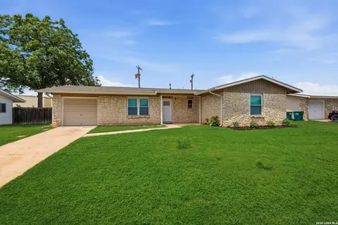 206 Balboa Dr, Universal City, TX 78148