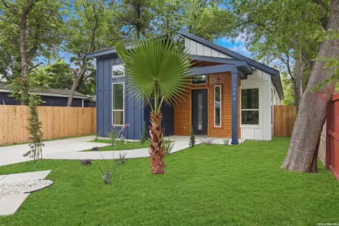 1204 Center St, San Antonio, TX 78202