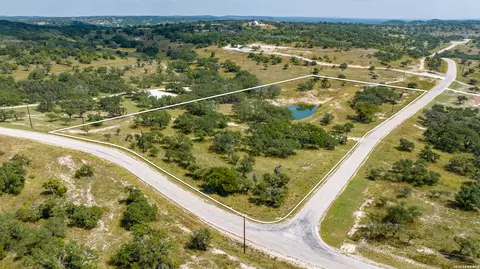 189 Fallen Acorn, Blanco, TX 78606