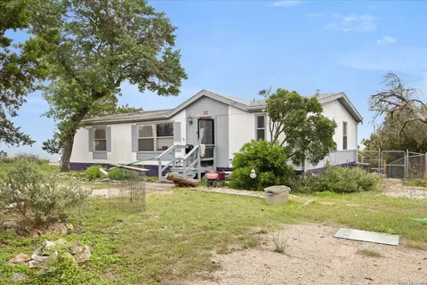 313 N Walnut Way, Boerne, TX 78006
