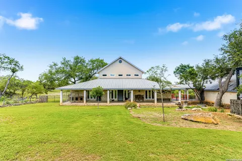 975 Flying R Ranch Rd E, Spring Branch, TX 78070