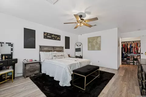 Bedroom - 8902 Cloudstone Pl, Converse, TX 78109 photo 2 of 4