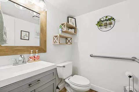 Bath - 8902 Cloudstone Pl, Converse, TX 78109 photo 1 of 3