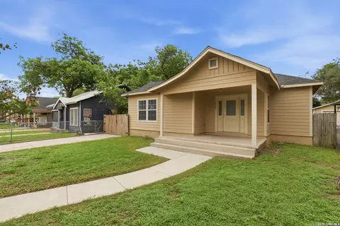 1030 W Winnipeg Ave, San Antonio, TX 78225