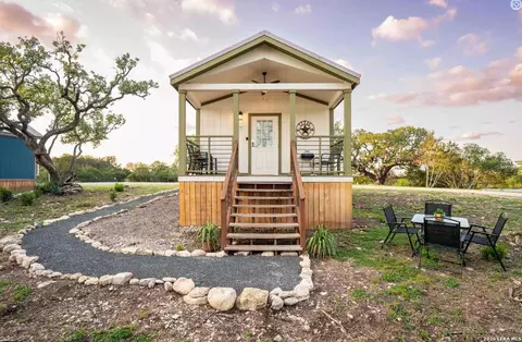 4300 State Highway 16 N #107, Bandera, TX 78003