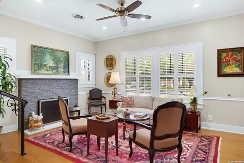 119 Evergreen St, Boerne, TX 78006