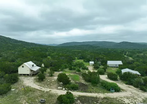 693 Brushy Creek Ranch Rd, Sabinal, TX 78881