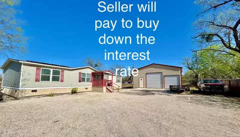 115 E 4th St, Natalia, TX 78059