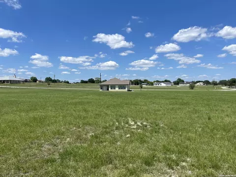 501 Spanish Grant Cir, Bandera, TX 78003