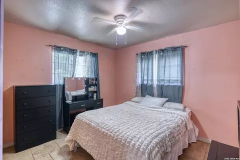 Bedroom - 208 Pulliam St, Uvalde, TX 78801 photo 3 of 3