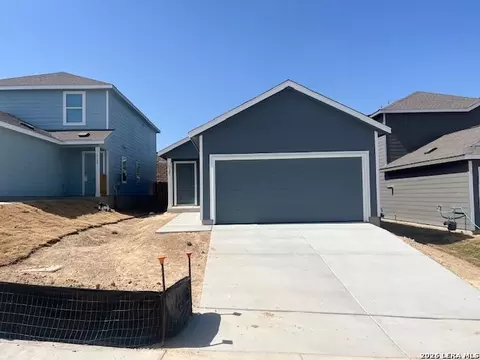 1121 Leicht Dr, Kerrville, TX 78028