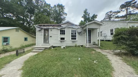 443 3rd St, Jasper, TX 75951