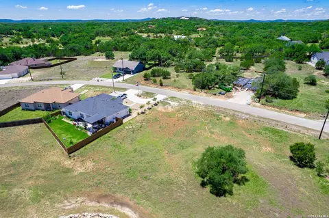 113 Peter Kleid Loop, Blanco, TX 78606 photo 5
