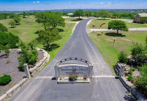 113 Peter Kleid Loop, Blanco, TX 78606 photo 9