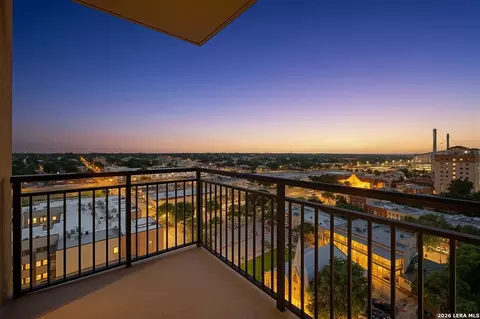 215 Center St #1205, San Antonio, TX 78202