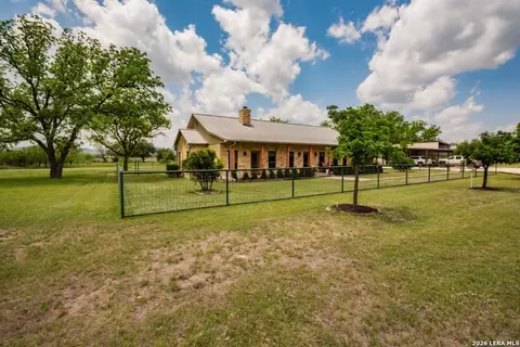 Exterior - 2657 W Sabinal Rd, Utopia, TX 78884 photo 5 of 14