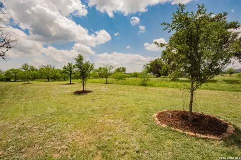 Exterior - 2657 W Sabinal Rd, Utopia, TX 78884 photo 9 of 14