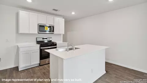 Kitchen - 4907 Iguana, Converse, TX 78109 photo 1 of 2
