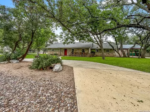1826 Summerwood Dr, San Antonio, TX 78232