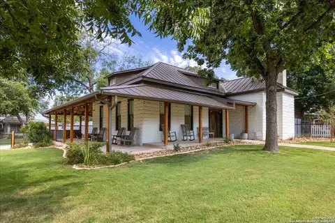 504 6th, Comfort, TX 78013