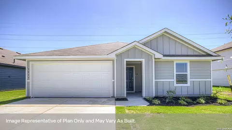 1030 Gladys Run, Seguin, TX 78155