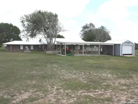 177 Schirmer Rd, Woodsboro, TX 78393