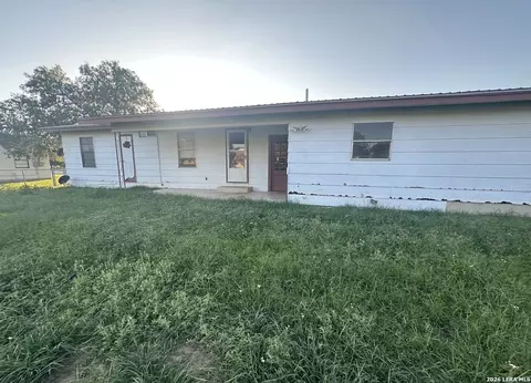 Exterior - 608 E Westmeyer St, Poth, TX 78147 photo 5 of 6