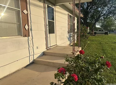 Exterior - 608 E Westmeyer St, Poth, TX 78147 photo 2 of 6