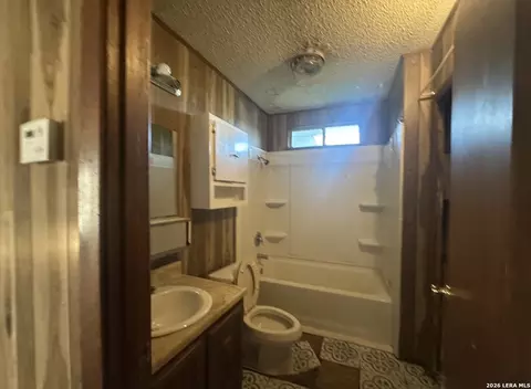 Bath - 608 E Westmeyer St, Poth, TX 78147 photo 1 of 1