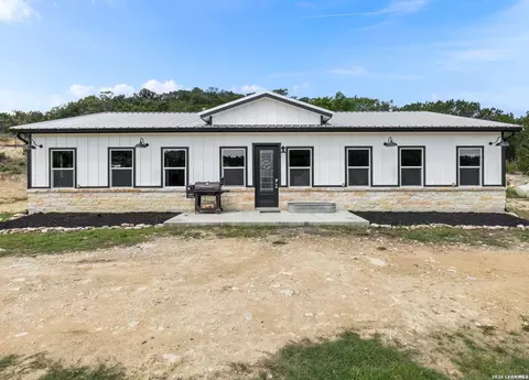 486 Camino Real Rd, Kerrville, TX 78028