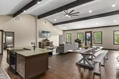 486 Camino Real Rd, Kerrville, TX 78028