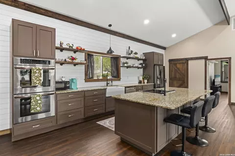 486 Camino Real Rd, Kerrville, TX 78028