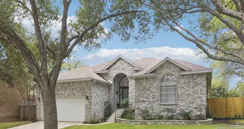 2204 Encino Clf, San Antonio, TX 78259