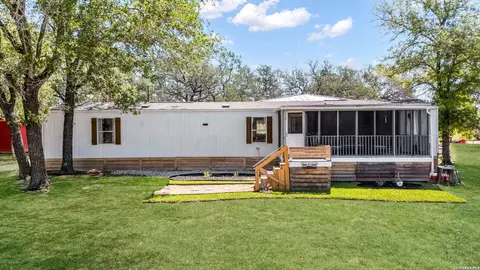 26 Praise Dr, Poteet, TX 78065