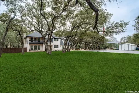 322 Dublin Cir, Floresville, TX 78114