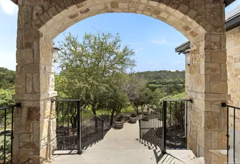 786 Shepherds Crook, Helotes, TX 78023