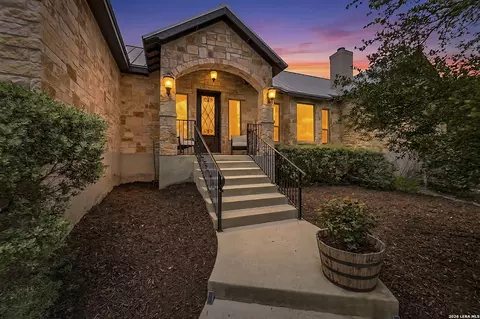 786 Shepherds Crook, Helotes, TX 78023