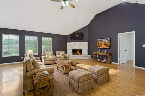 1129 Desert Gold, Boerne, TX 78006
